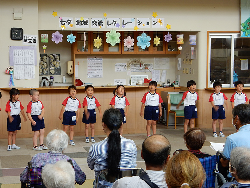 p2_④高齢者施設との交流