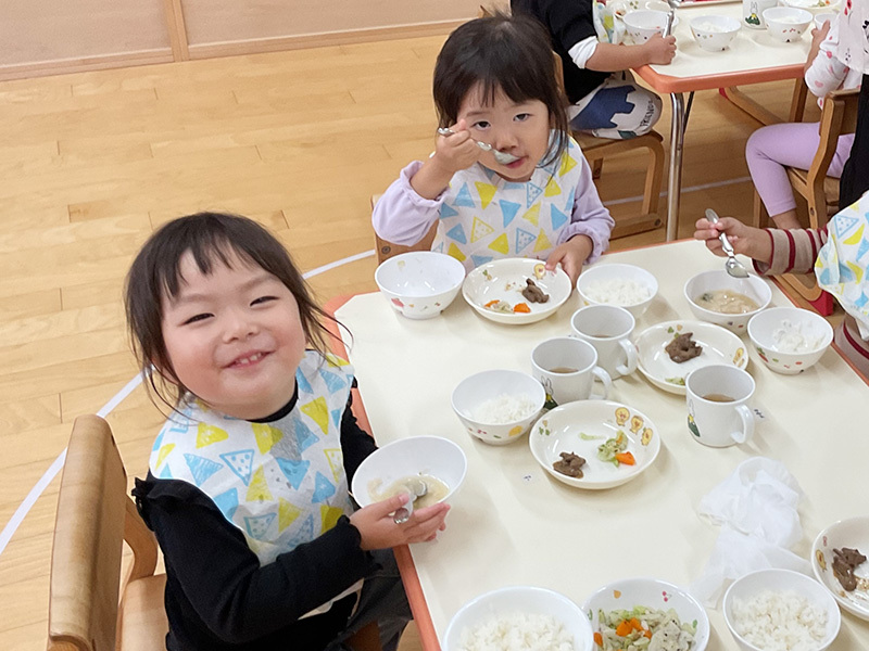 p2_①紙エプロンのサブスク