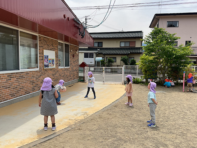 4園庭での自由あそび